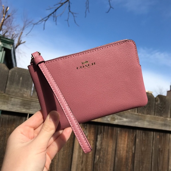 Coach Handbags - NWT - Coach Wristlet Wallet